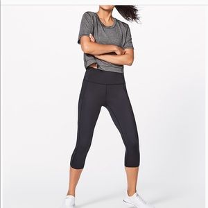 Lululemon Black/white fast and free crops